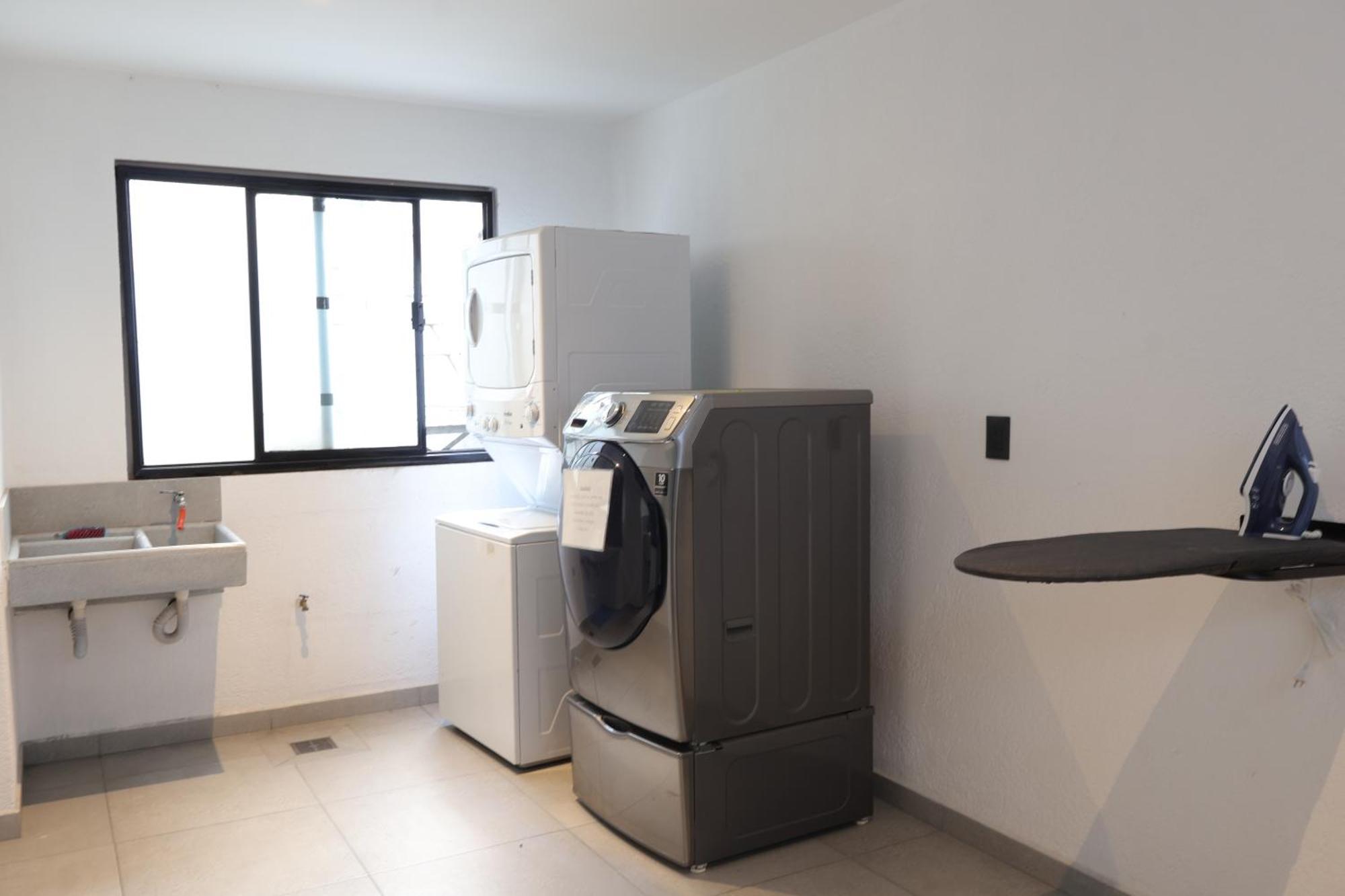 Sanrafa Home Office Suites Мехико Экстерьер фото
